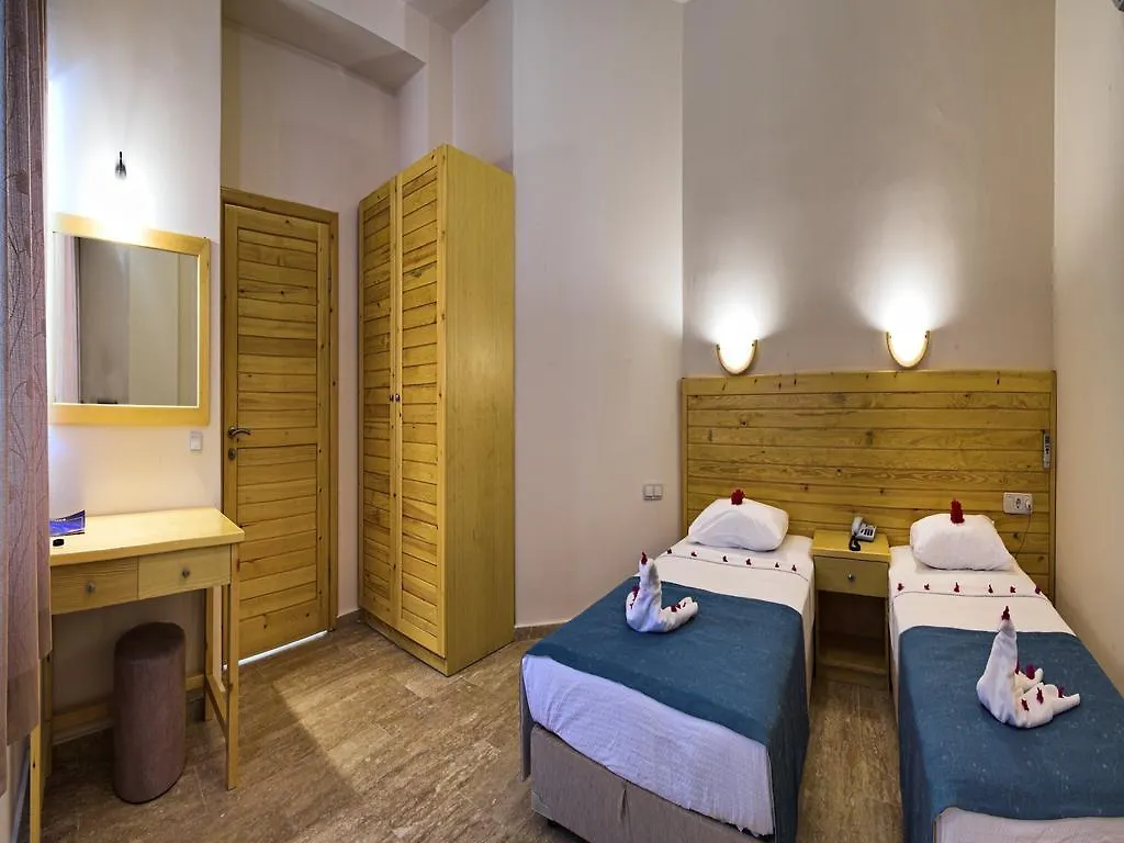 Ora Holiday Village 4*, Torba